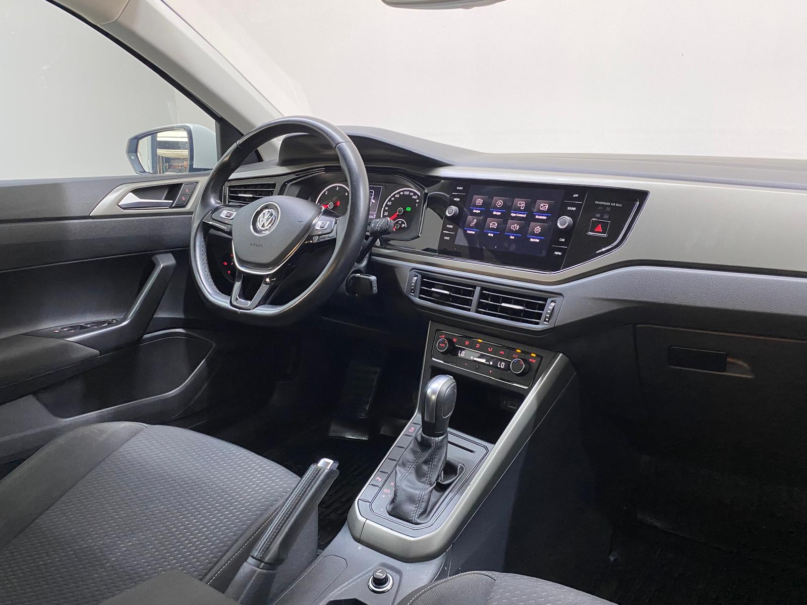 VOLKSWAGEN POLO 24